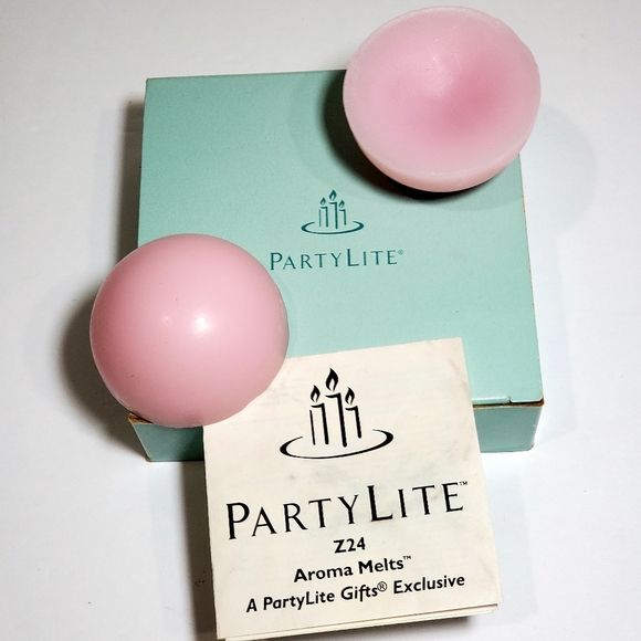PartyLite Antique Brass Aroma Melts Warm & 2 Strawberry Rhubarb Wax Melts EUC - Picture 10 of 13